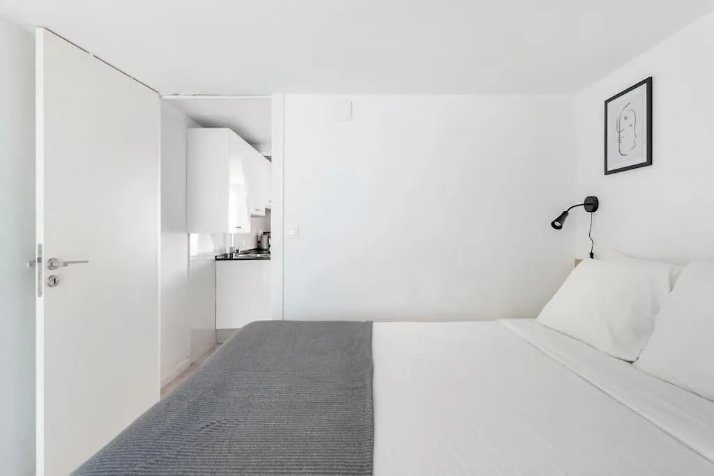 16 Rc - Central Lisbon Patio Appartement
